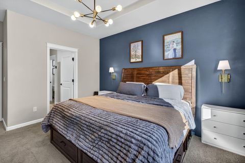 Tiny photo for 972 NE Steins Pillar Drive, Prineville, OR 97754 (MLS # 220210887)