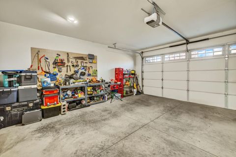 Tiny photo for 972 NE Steins Pillar Drive, Prineville, OR 97754 (MLS # 220210887)