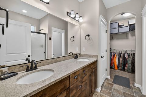 Tiny photo for 972 NE Steins Pillar Drive, Prineville, OR 97754 (MLS # 220210887)