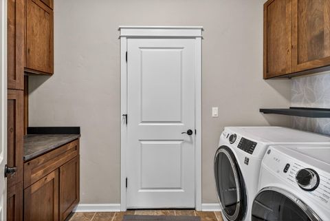 Tiny photo for 972 NE Steins Pillar Drive, Prineville, OR 97754 (MLS # 220210887)