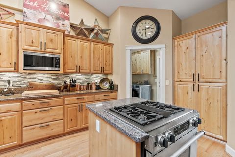 Tiny photo for 2449 SW 43rd Street, Redmond, OR 97756 (MLS # 220212209)