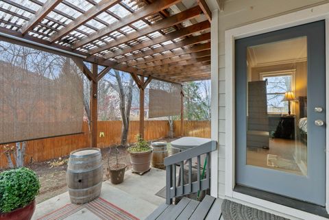 Tiny photo for 2449 SW 43rd Street, Redmond, OR 97756 (MLS # 220212209)