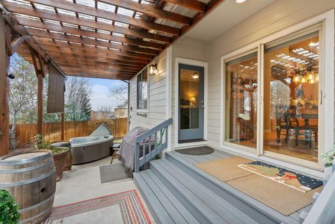 Tiny photo for 2449 SW 43rd Street, Redmond, OR 97756 (MLS # 220212209)