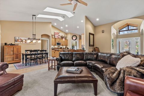 Tiny photo for 2449 SW 43rd Street, Redmond, OR 97756 (MLS # 220212209)