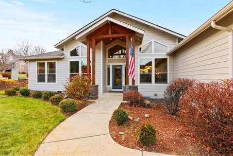 Tiny photo for 2449 SW 43rd Street, Redmond, OR 97756 (MLS # 220212209)