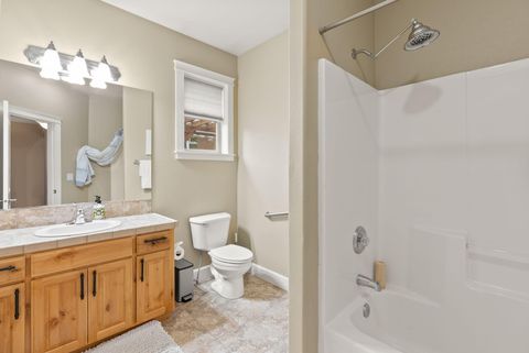 Tiny photo for 2449 SW 43rd Street, Redmond, OR 97756 (MLS # 220212209)