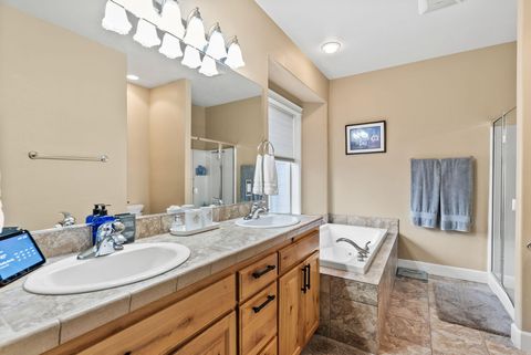 Tiny photo for 2449 SW 43rd Street, Redmond, OR 97756 (MLS # 220212209)