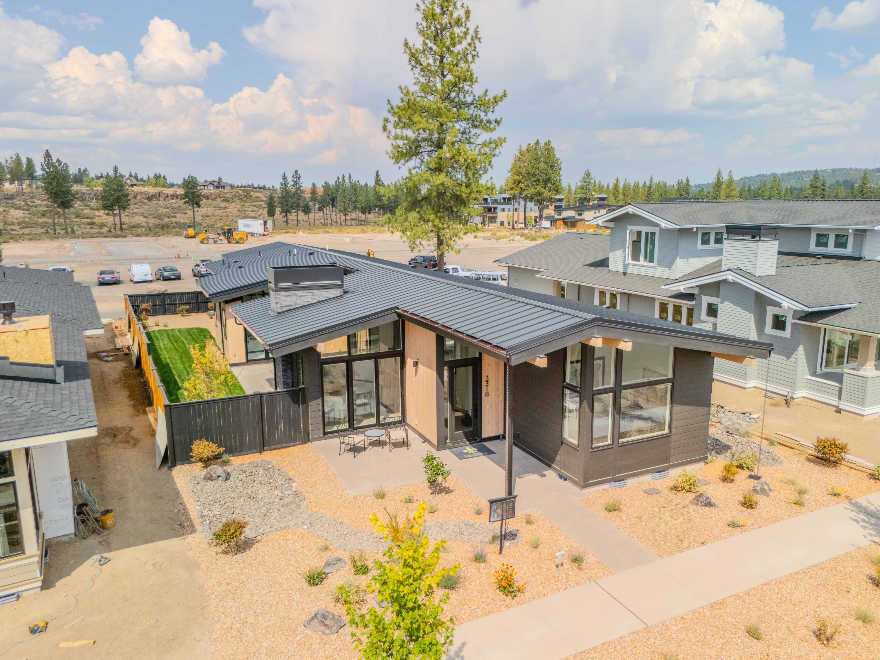 3318 NW Leavitt Lane