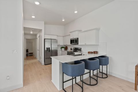 Tiny photo for 4071 SW Obsidian Place #150, Redmond, OR 97756 (MLS # 220217017)