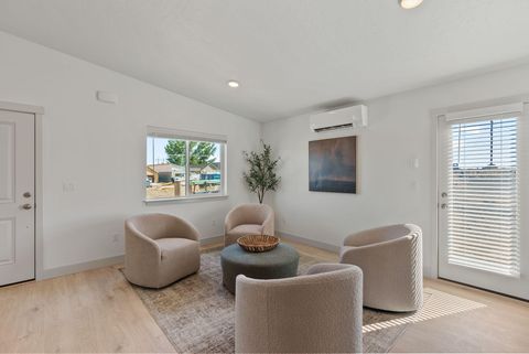 Tiny photo for 4071 SW Obsidian Place #150, Redmond, OR 97756 (MLS # 220217017)