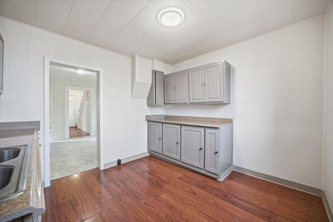 Tiny photo for 606 SW 2nd Street, Pendleton, OR 97801 (MLS # 220213232)