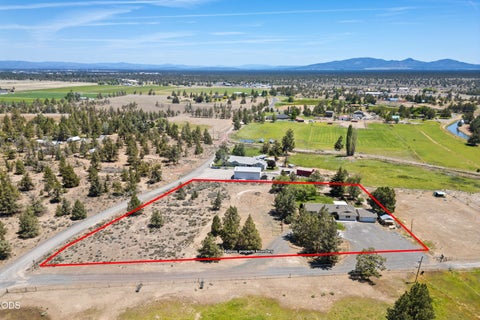 Photo of 6492 SW 51st ST, Redmond, OR 97756 (MLS # 220224152)
