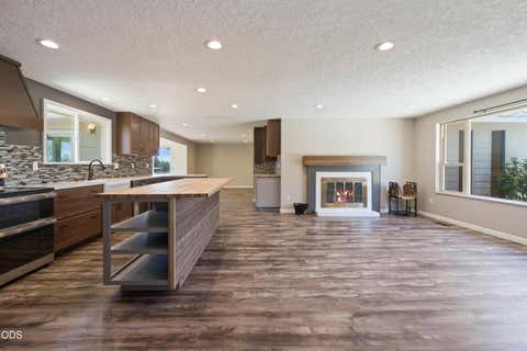 Tiny photo for 6492 SW 51st ST, Redmond, OR 97756 (MLS # 220224152)