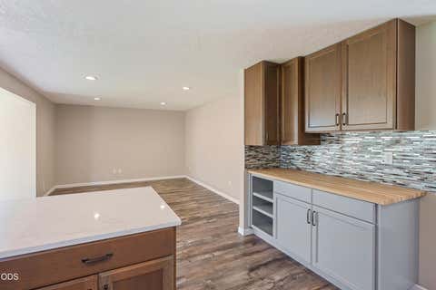 Tiny photo for 6492 SW 51st ST, Redmond, OR 97756 (MLS # 220224152)