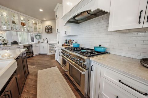 Tiny photo for 80 Placer Hill Drive, Jacksonville, OR 97530 (MLS # 220214293)