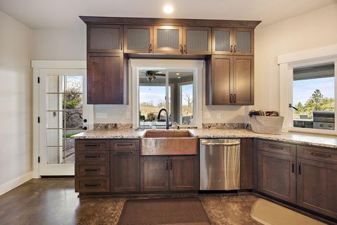 Tiny photo for 80 Placer Hill Drive, Jacksonville, OR 97530 (MLS # 220214293)