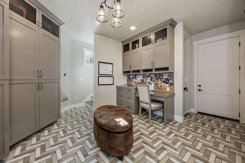 Tiny photo for 80 Placer Hill Drive, Jacksonville, OR 97530 (MLS # 220214293)