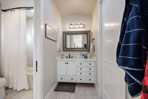 Tiny photo for 80 Placer Hill Drive, Jacksonville, OR 97530 (MLS # 220214293)