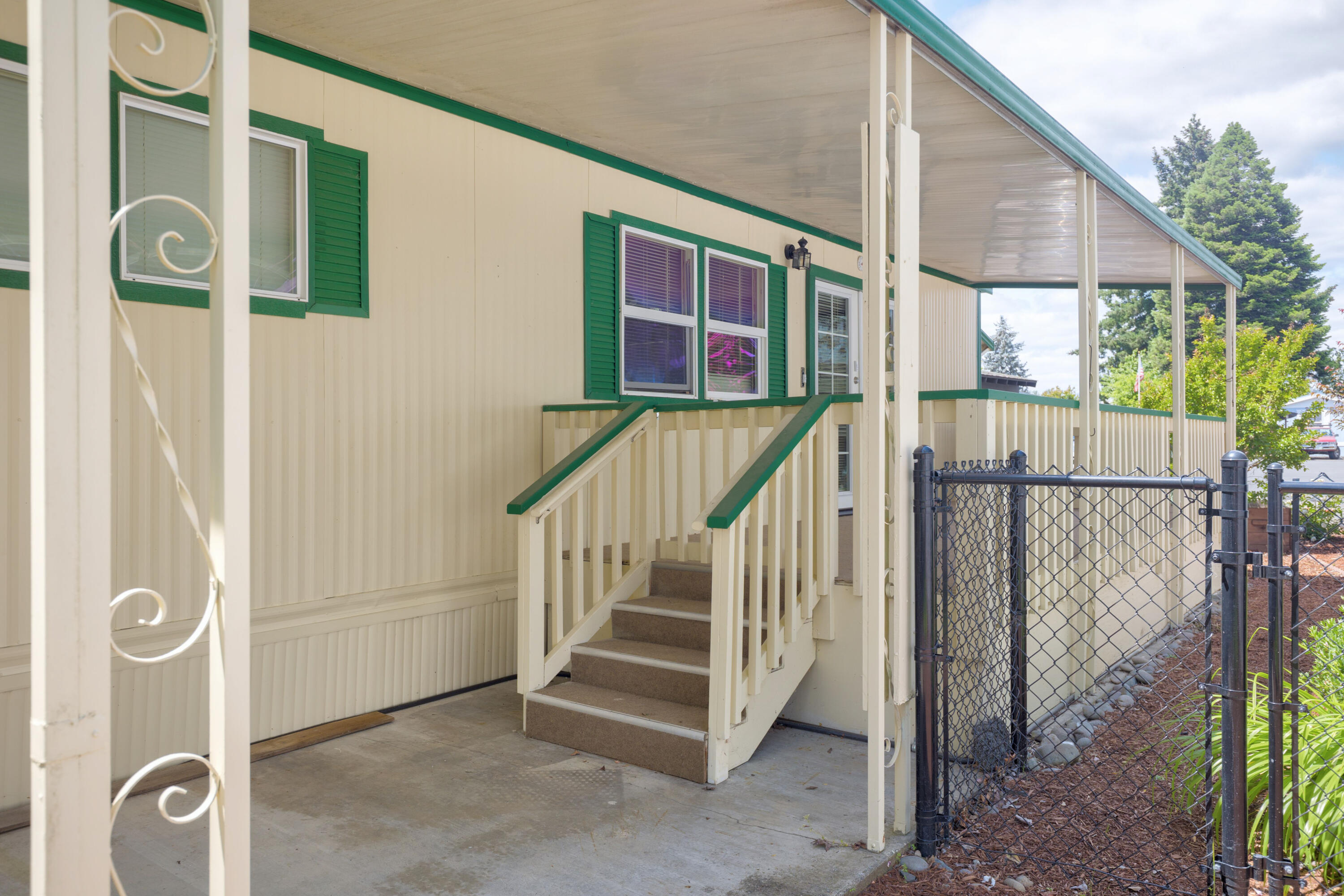 Rogue Lea Estates - Residential