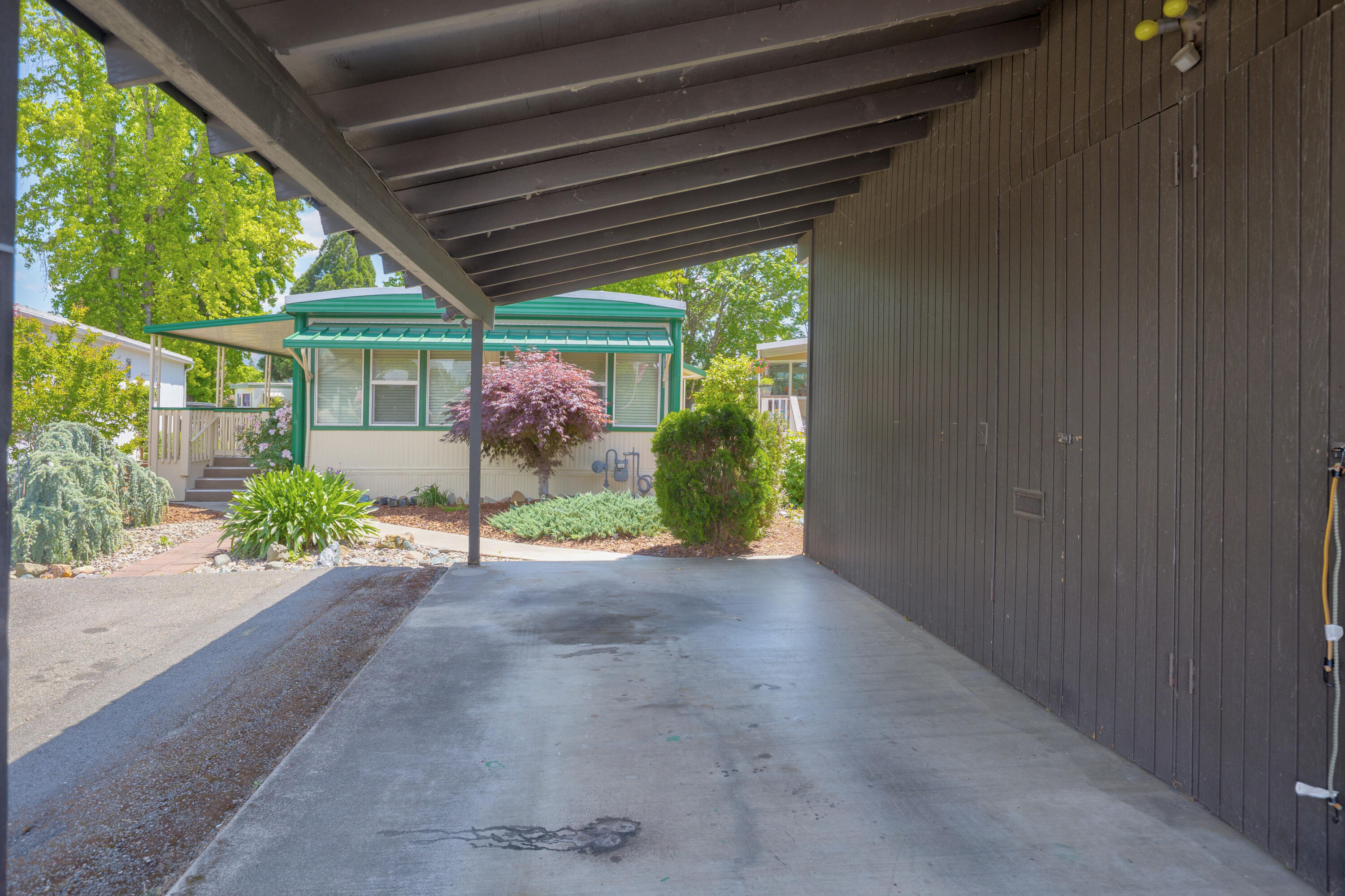 Rogue Lea Estates - Residential