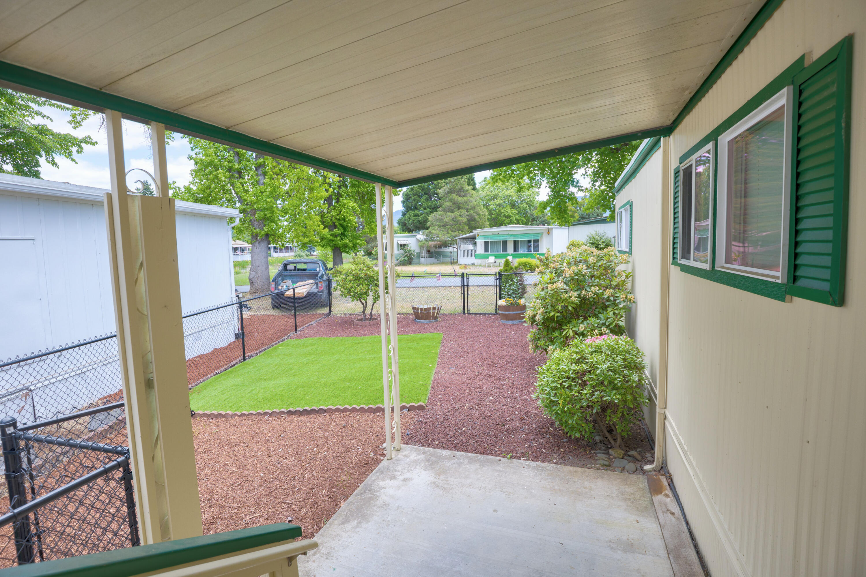 Rogue Lea Estates - Residential