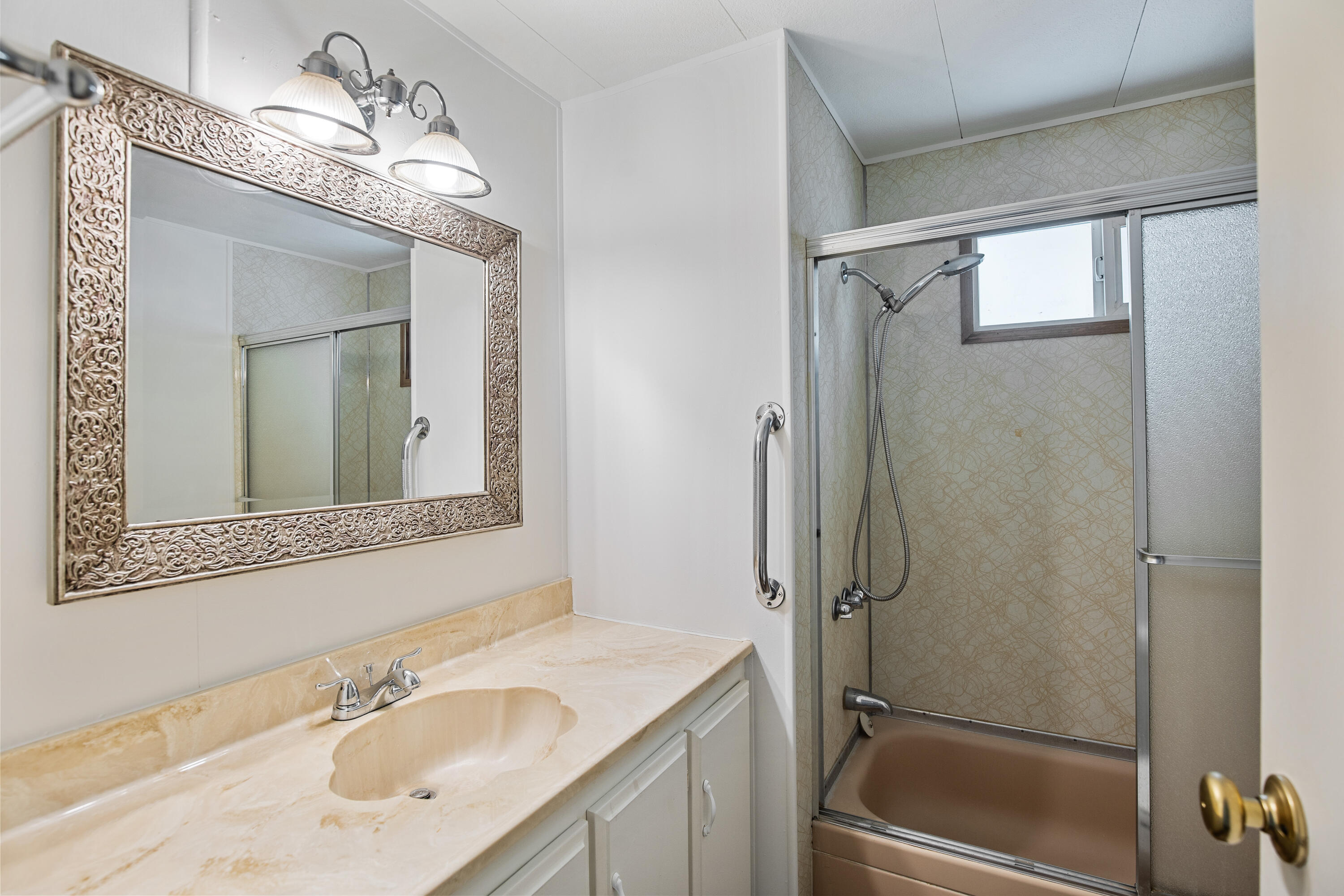 Rogue Lea Estates - Residential