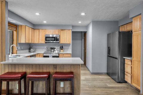 Tiny photo for 13168 Hawks Beard, GH 133, Black Butte Ranch, OR 97759 (MLS # 220215471)