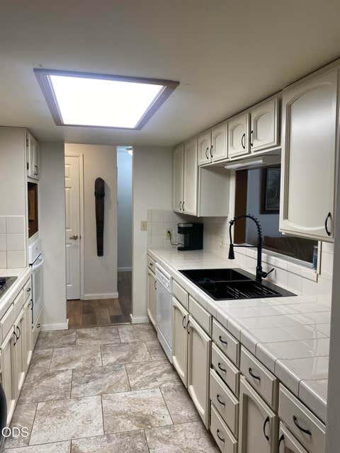Tiny photo for 434 Pelican Street, Klamath Falls, OR 97601 (MLS # 220222597)