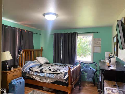 Tiny photo for 434 Pelican Street, Klamath Falls, OR 97601 (MLS # 220222597)