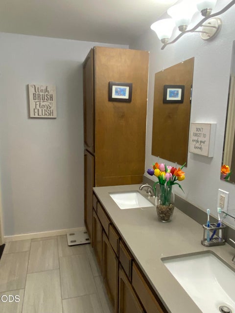Tiny photo for 434 Pelican Street, Klamath Falls, OR 97601 (MLS # 220222597)