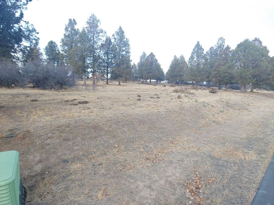 Beautiful almost one acre homesite located in the West Ridge at the Running Y Ranch Resort. The adjacent homesite is available to total 1.6 acres.  Expansive views of the Cascades and ranch lands plus magnificent sunsets. Own your place at the ranch. Buy now and build later.