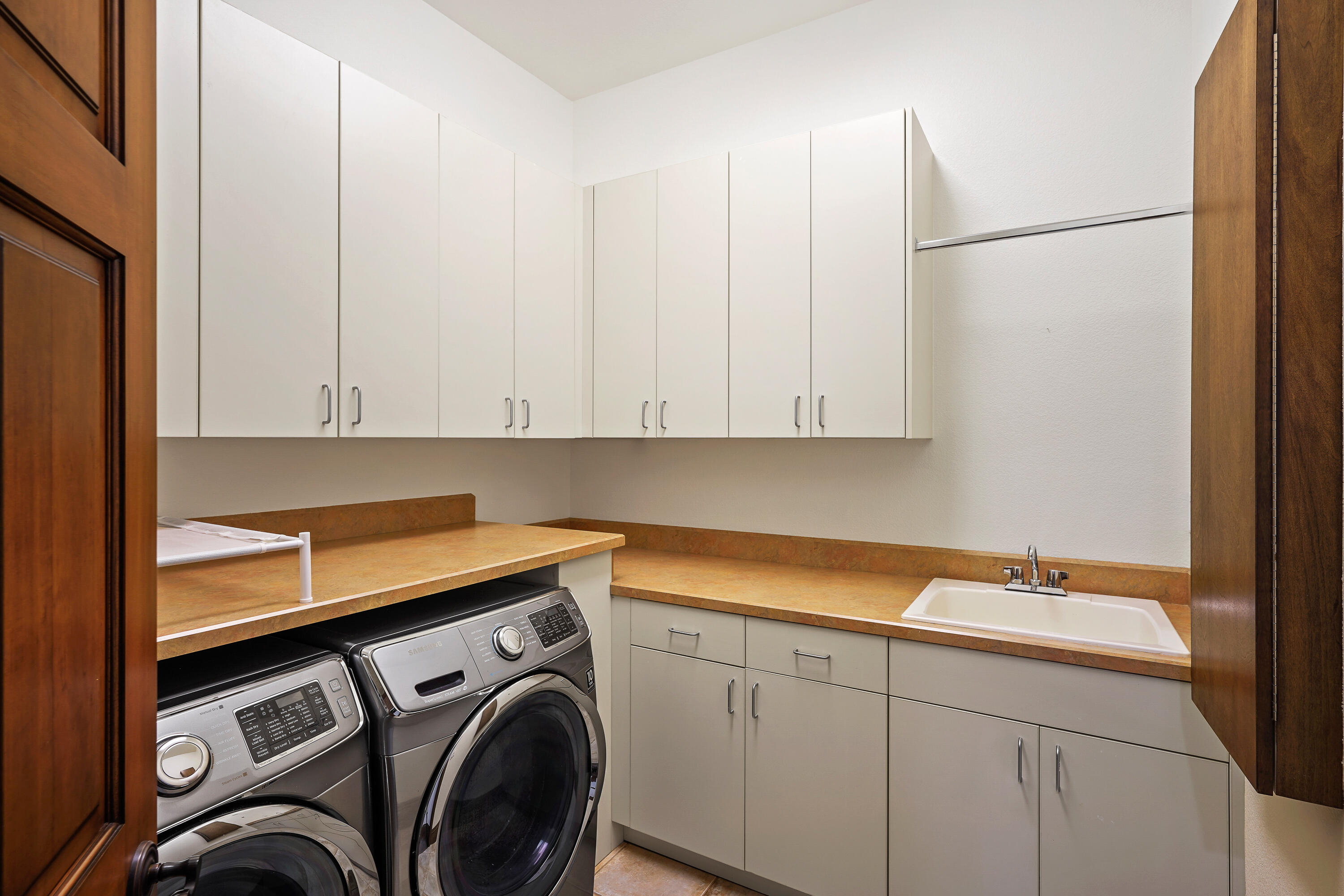 Skyliner Summit - Residential