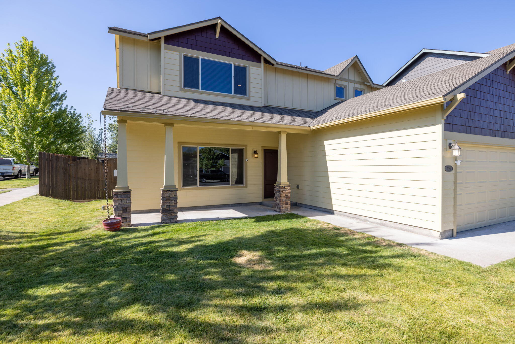 3031 NE Red Oak Drive