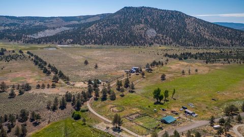 Photo of 32500 SE Tackman Road, Prineville, OR 97754 (MLS # 220209744)