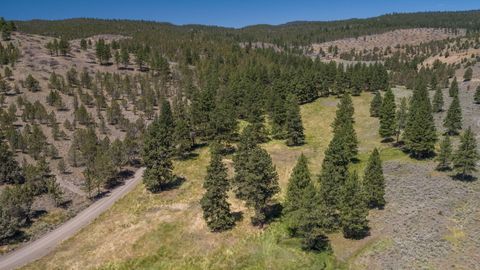 Tiny photo for 32500 SE Tackman Road, Prineville, OR 97754 (MLS # 220209744)