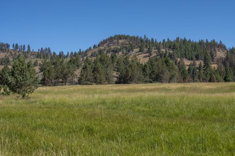 Tiny photo for 32500 SE Tackman Road, Prineville, OR 97754 (MLS # 220209744)