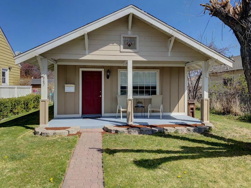 Adorable bungalow that was recently updated. Open concept living with a large kitchen. Spacious backyard that is fully fenced, large shed  and alley access.  This would be a perfect starter home.