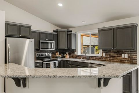 Tiny photo for 16050 Dick Road, La Pine, OR 97739 (MLS # 220221056)