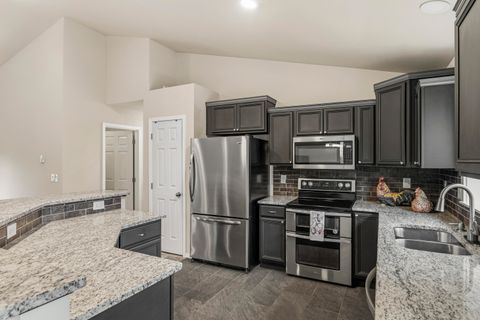 Tiny photo for 16050 Dick Road, La Pine, OR 97739 (MLS # 220221056)