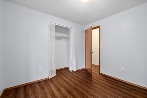 Tiny photo for 1843 SE Moorwood Court, Bend, OR 97702 (MLS # 220213882)