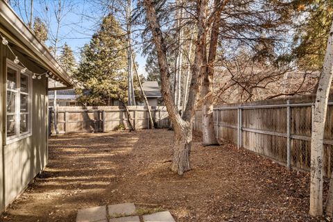 Tiny photo for 1843 SE Moorwood Court, Bend, OR 97702 (MLS # 220213882)