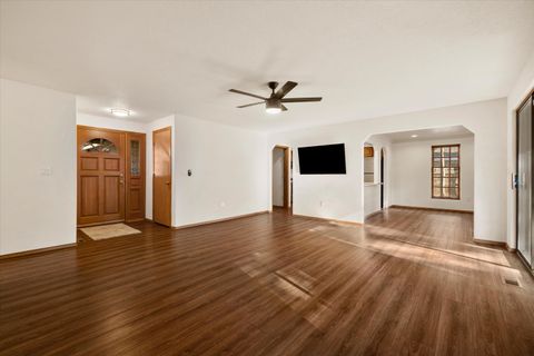 Tiny photo for 1843 SE Moorwood Court, Bend, OR 97702 (MLS # 220213882)