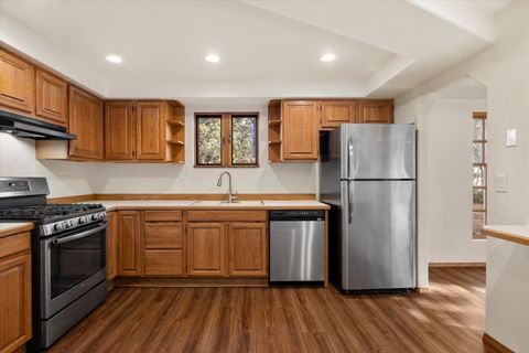 Tiny photo for 1843 SE Moorwood Court, Bend, OR 97702 (MLS # 220213882)