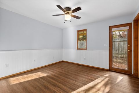 Tiny photo for 1843 SE Moorwood Court, Bend, OR 97702 (MLS # 220213882)