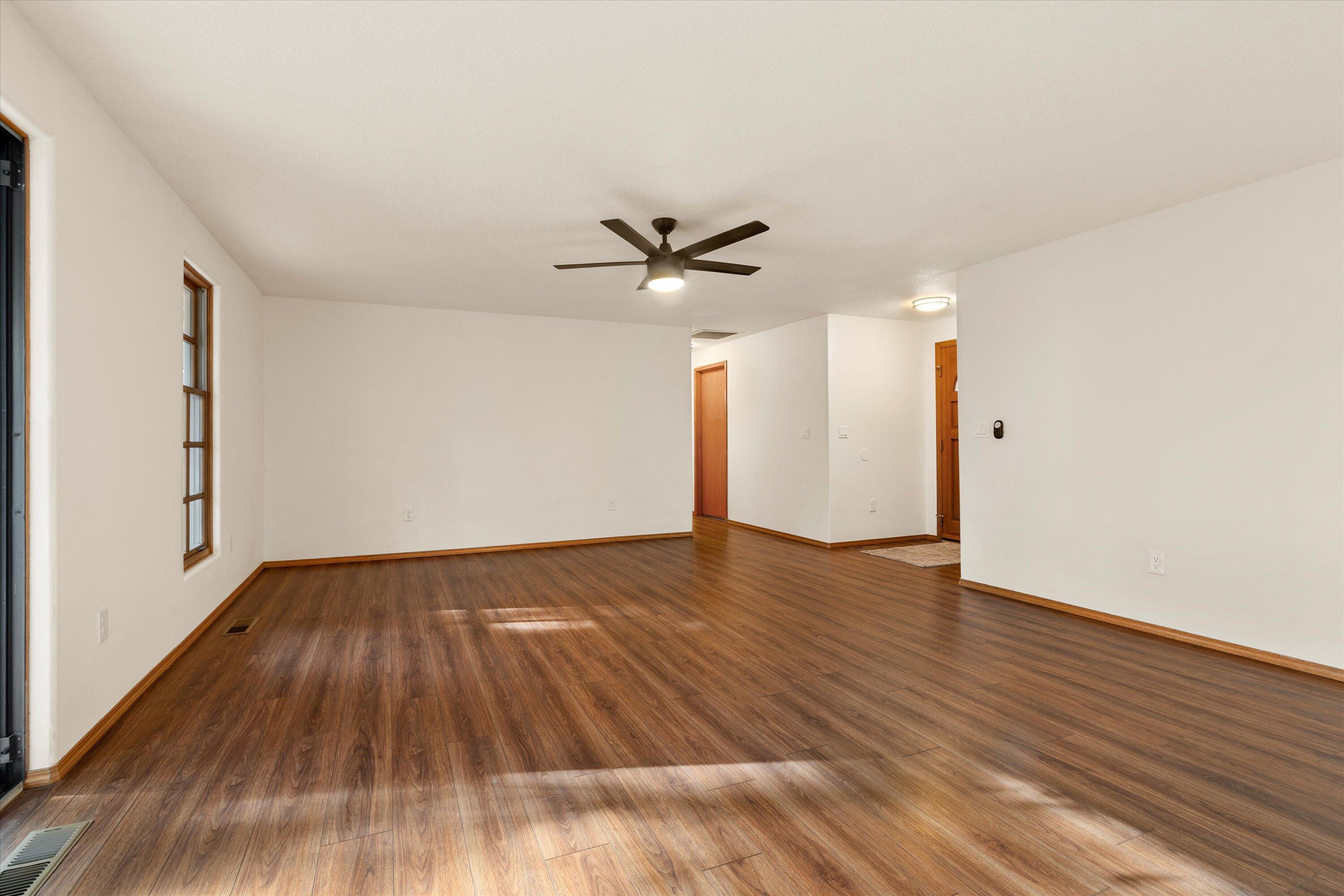 1843 SE Moorwood Court