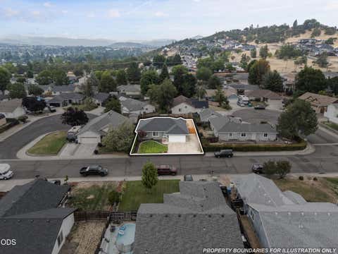 Tiny photo for 79 Osprey Drive, Eagle Point, OR 97524 (MLS # 220225750)