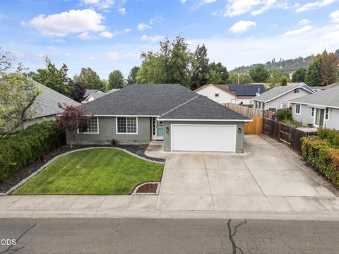 Tiny photo for 79 Osprey Drive, Eagle Point, OR 97524 (MLS # 220225750)