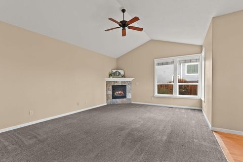 Tiny photo for 1981 NW Larch Avenue, Redmond, OR 97756 (MLS # 220211616)