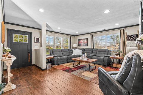 Tiny photo for 3985 Calhoun Road, Medford, OR 97501 (MLS # 220216708)