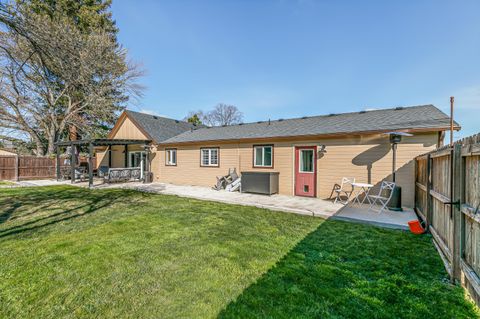 Tiny photo for 3985 Calhoun Road, Medford, OR 97501 (MLS # 220216708)